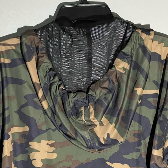 Forever 21 - Camo Pullover/ Jacket - Picture 3 of 9